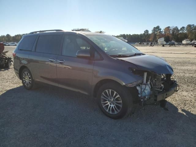 2020 Toyota Sienna XLE