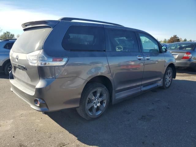 2013 Toyota Sienna Sport