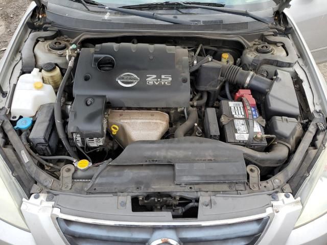 2004 Nissan Altima Base