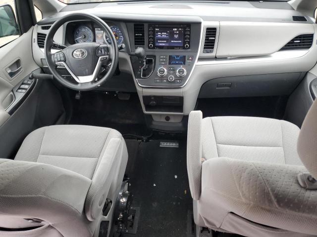 2019 Toyota Sienna LE