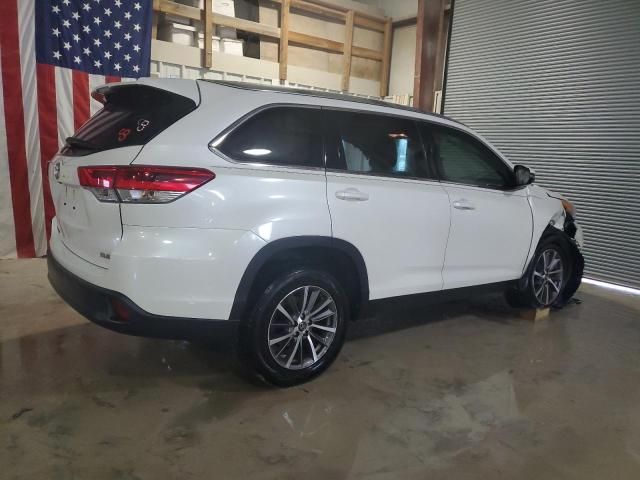 2019 Toyota Highlander SE