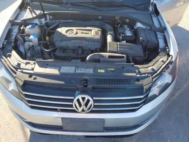 2015 Volkswagen Passat SE