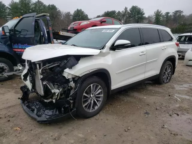 2019 Toyota Highlander SE