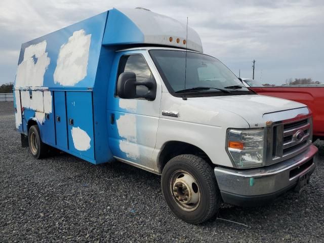 2016 Ford Econoline E450 Super Duty Cutaway Van