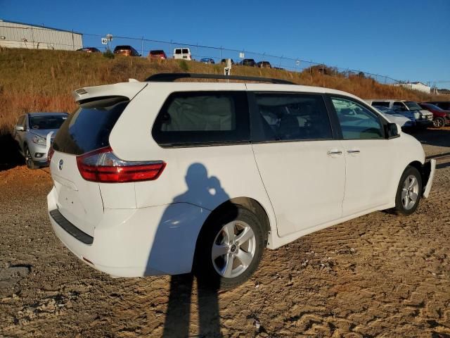 2020 Toyota Sienna LE