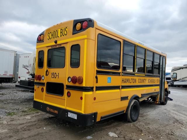 2025 Ford Econoline E450 Super Duty Cutaway Van