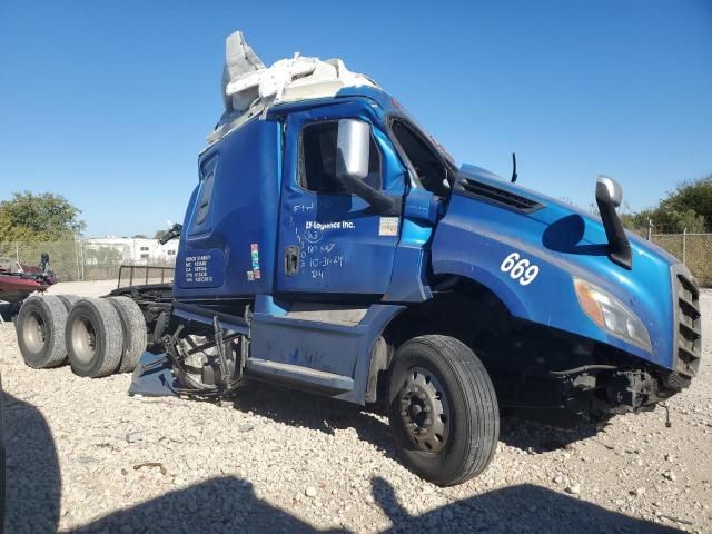 2019 Freightliner Cascadia 126