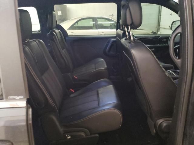 2014 Chrysler Town & Country S