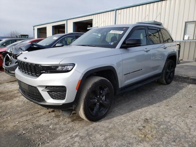 2023 Jeep Grand Cherokee Laredo