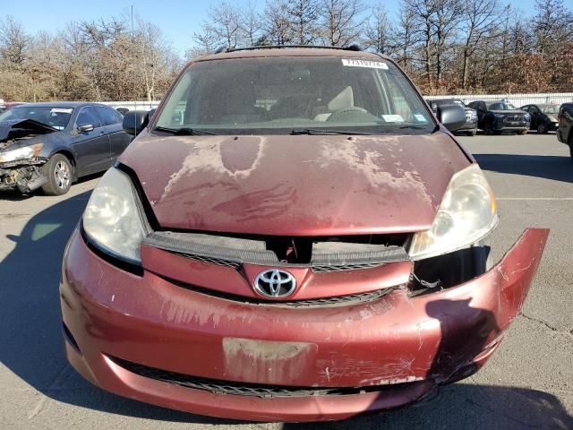 2009 Toyota Sienna CE