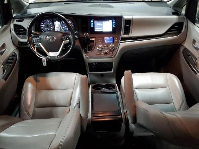 2017 Toyota Sienna XLE