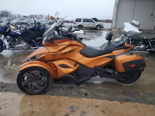 2014 Can-Am Spyder Roadster ST