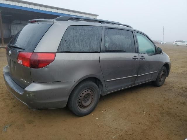 2004 Toyota Sienna CE