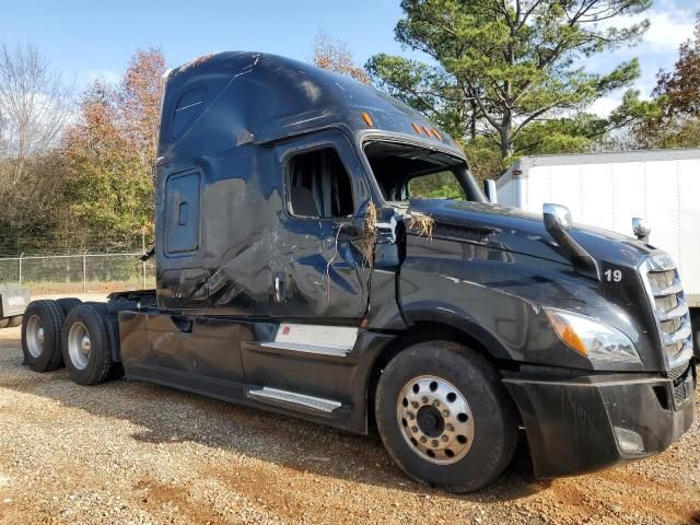 2018 Freightliner Cascadia 126