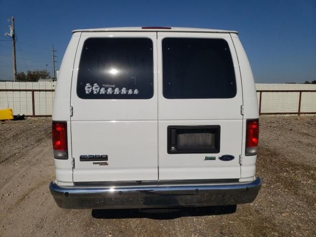 2013 Ford Econoline E350 Super Duty Wagon