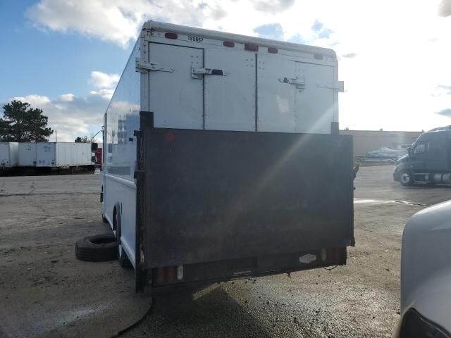 2007 Freightliner Chassis M Line WALK-IN Van