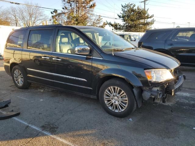 2014 Chrysler Town & Country Touring L