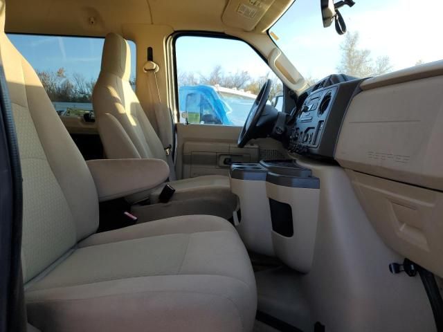 2013 Ford Econoline E350 Super Duty Wagon