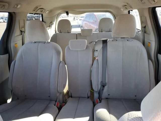 2013 Toyota Sienna LE