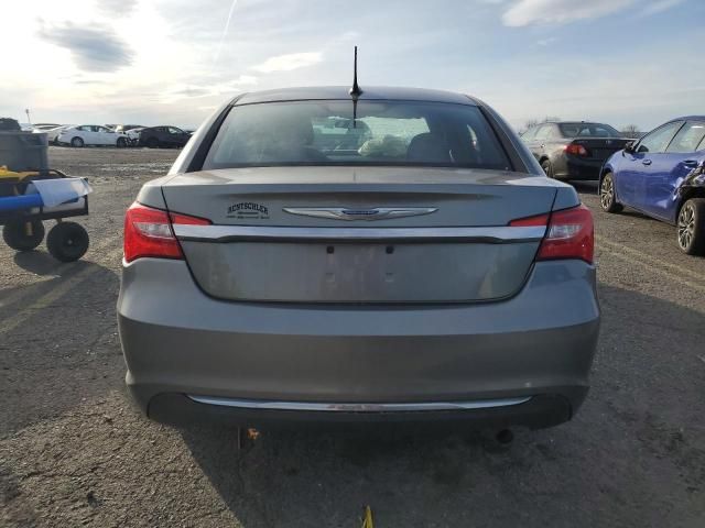 2013 Chrysler 200 Touring