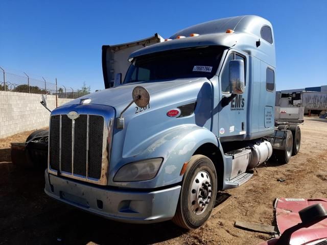 2012 Peterbilt 587