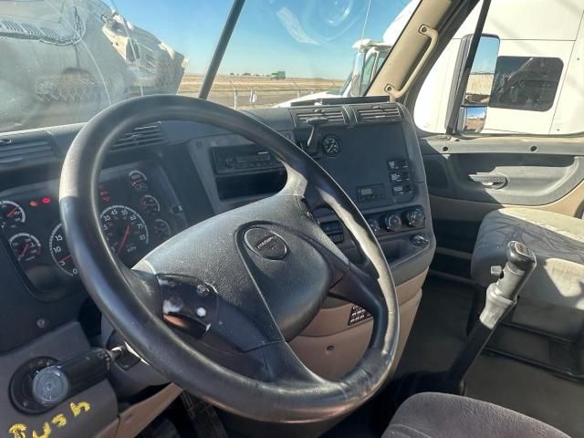 2012 Freightliner Cascadia 125