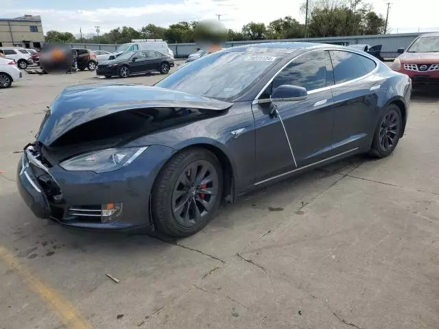 2015 Tesla Model S