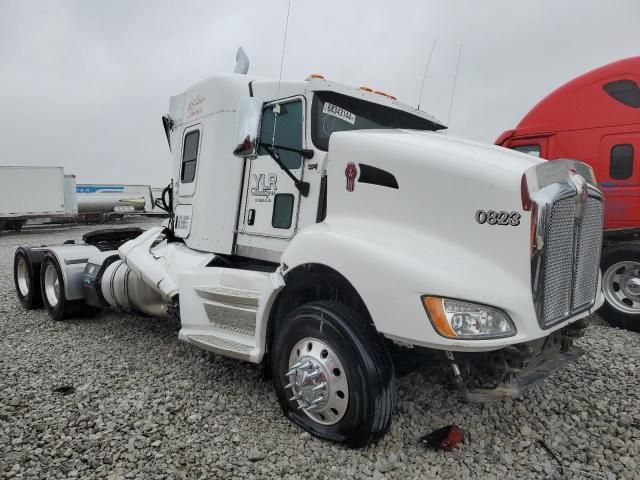 2016 Kenworth Construction T660