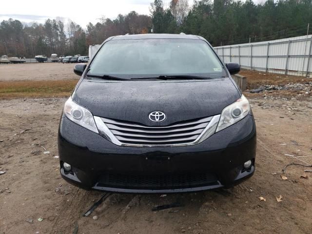 2016 Toyota Sienna XLE