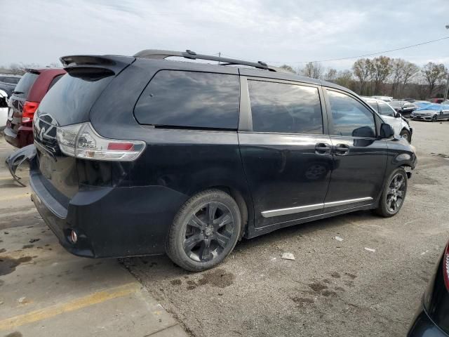 2011 Toyota Sienna Sport