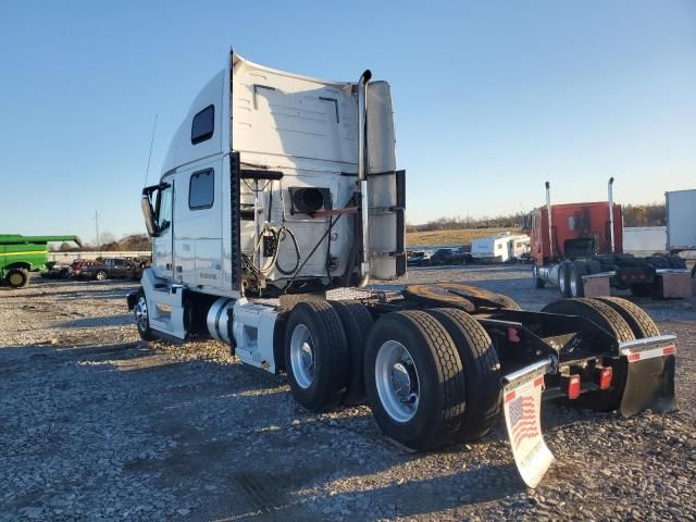 2013 Volvo VN VNL