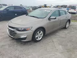 Carros salvage sin ofertas aún a la venta en subasta: 2022 Chevrolet Malibu LS