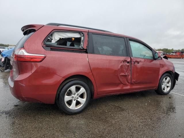 2017 Toyota Sienna LE