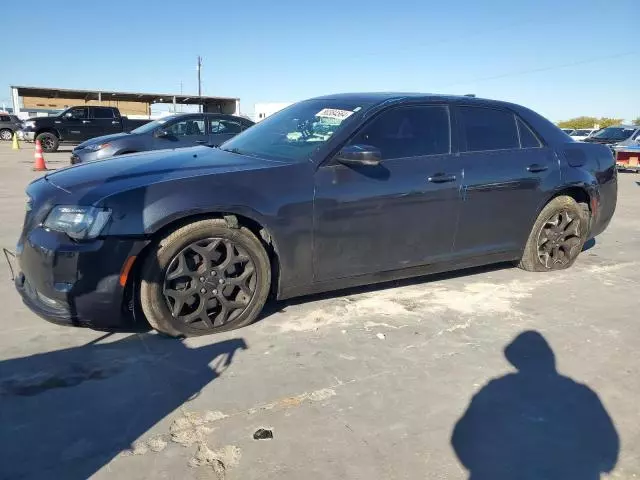 2016 Chrysler 300 S