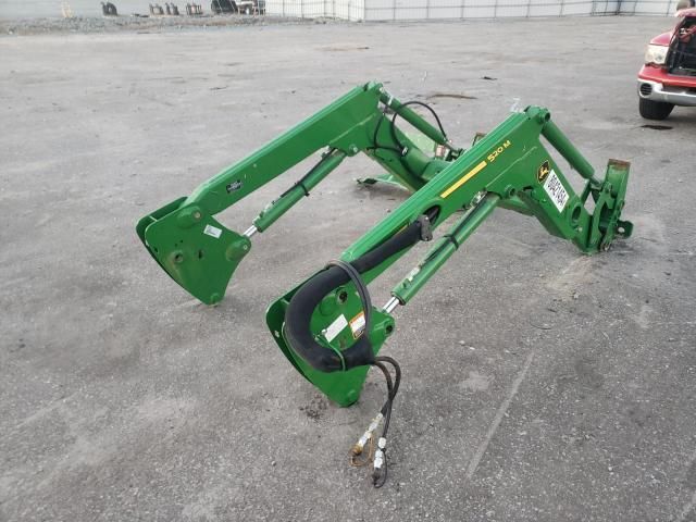 2021 John Deere 520M