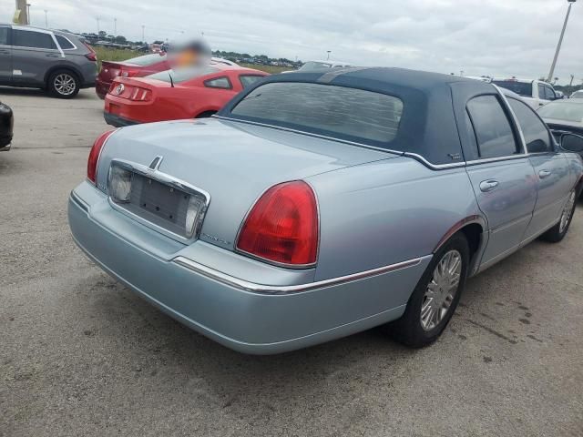 2006 Lincoln Town Car Signature Limited