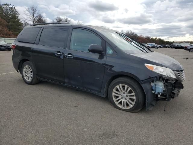 2017 Toyota Sienna XLE