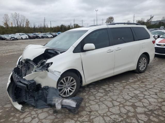 2017 Toyota Sienna XLE