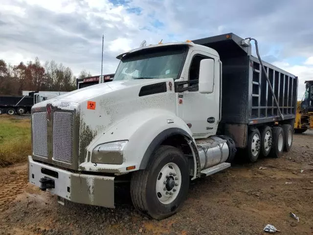 2024 Kenworth Construction T880