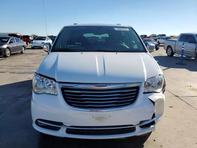 2016 Chrysler Town & Country Touring L