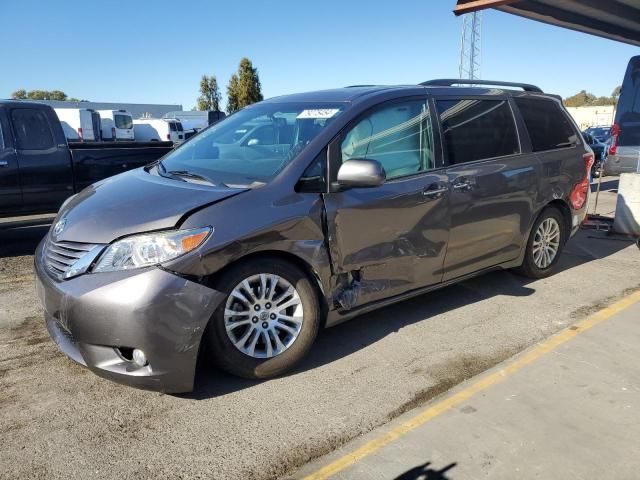 2016 Toyota Sienna XLE