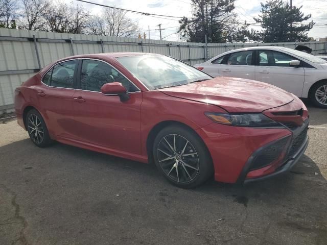 2022 Toyota Camry SE