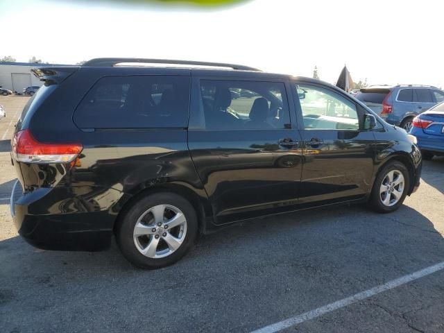 2014 Toyota Sienna LE