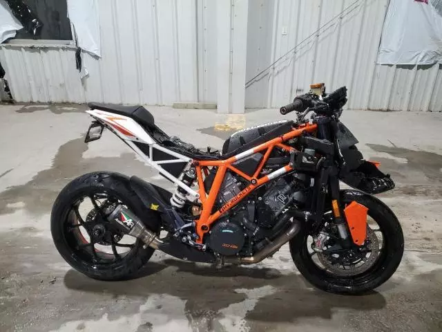 2015 KTM 1290 Super Duke R