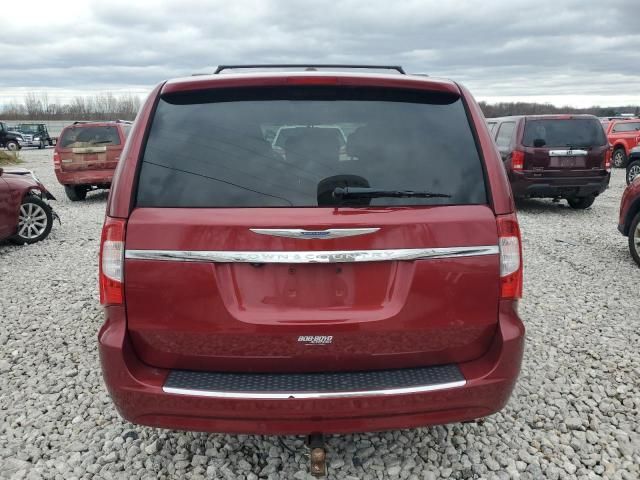 2014 Chrysler Town & Country Touring L