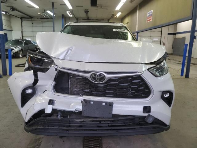 2022 Toyota Highlander XLE