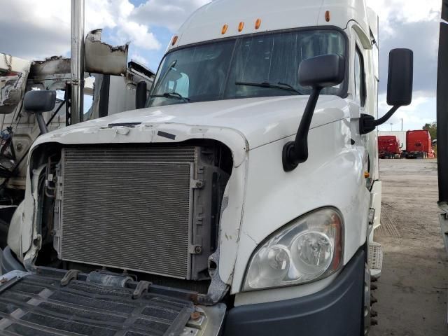 2014 Freightliner Cascadia 125