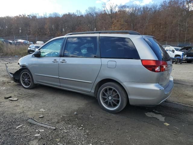 2004 Toyota Sienna CE