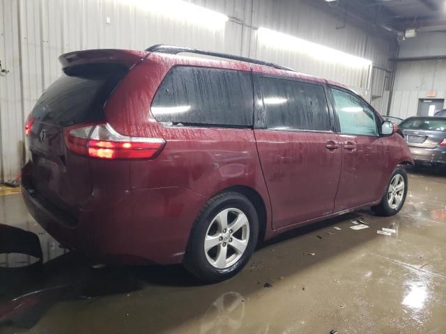 2016 Toyota Sienna LE