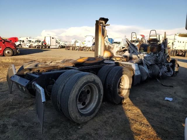 2013 Kenworth Construction T660